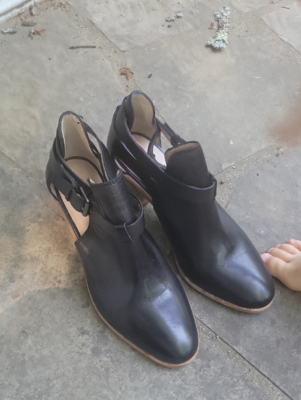 Black Leather Cutout Mule Heel